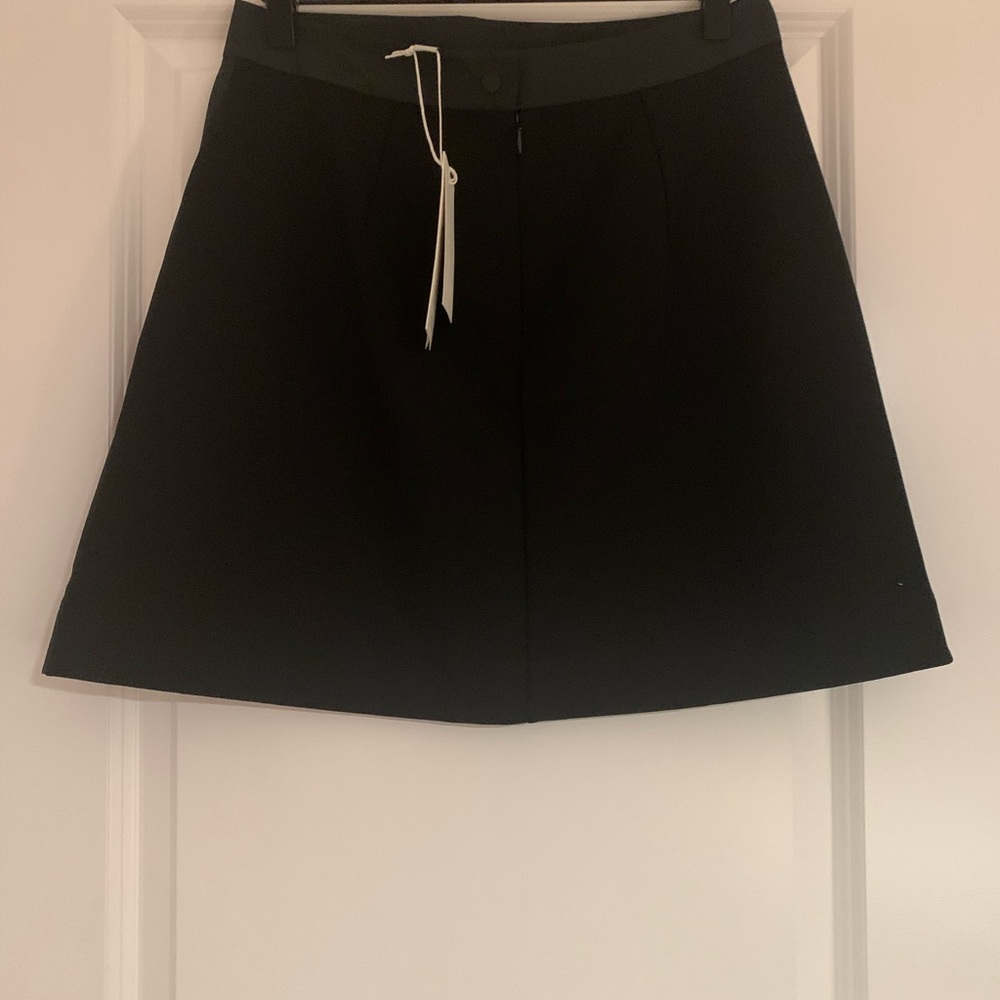 NWT Women’s COS Black Mini Skirt. Small. Snap/Zip Closure.